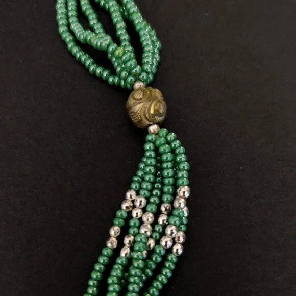 Vintage green and silver seed bead choker with matte gold beads - Picture 7 of 10